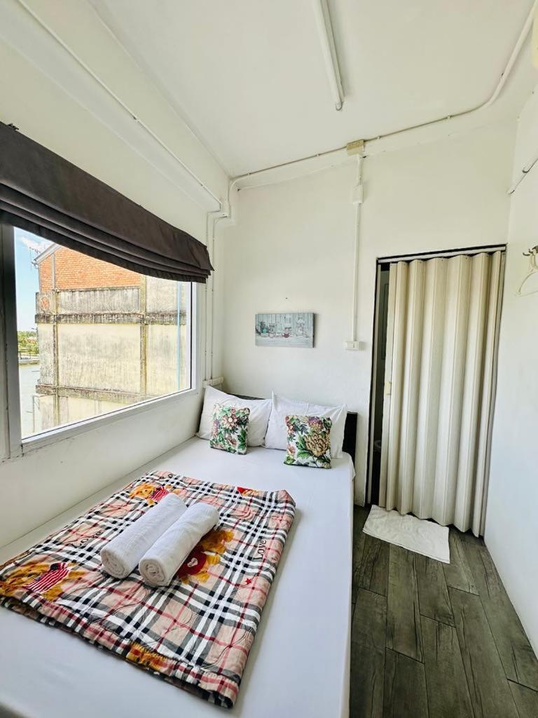 The Port Hostel Surat Thani Luaran gambar