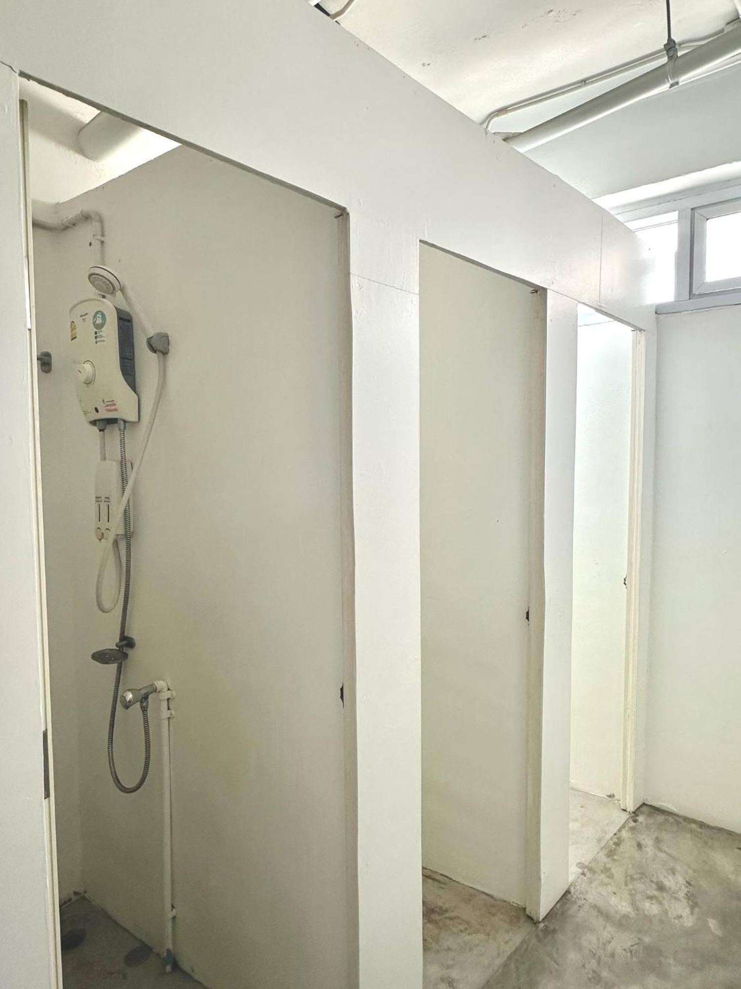 The Port Hostel Surat Thani Luaran gambar