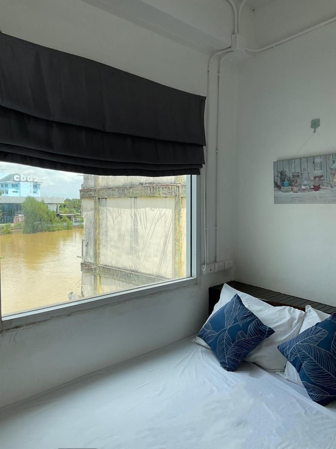 The Port Hostel Surat Thani Luaran gambar